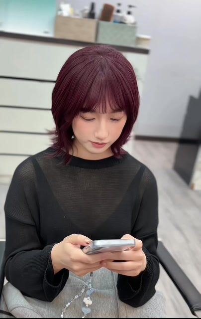 莓果紅｜輕盈層次短髮作品，設計師 先茂（Jeter），新北新莊區MD hair