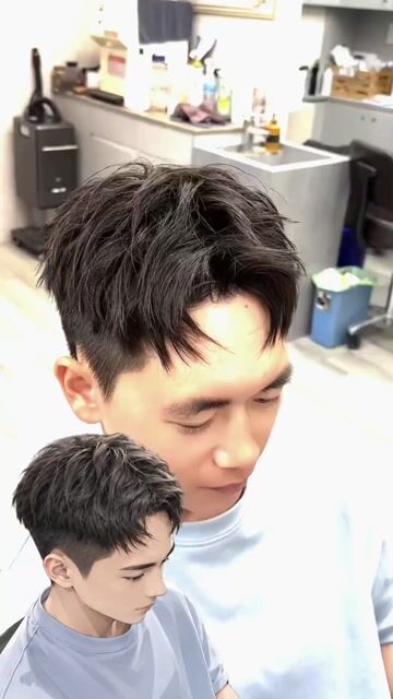 俐落束狀前刺作品，設計師 小任Ren，高雄左營區Voso hair