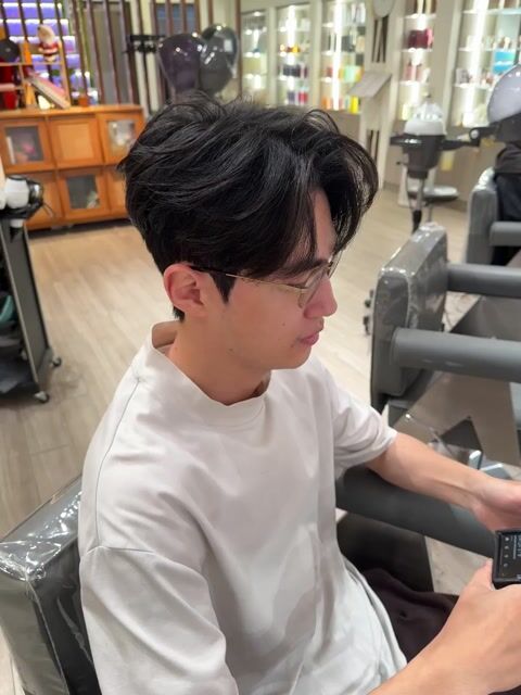男生紋理燙作品，設計師 Victor，新北新店區莯洸美學 MU Light Studio