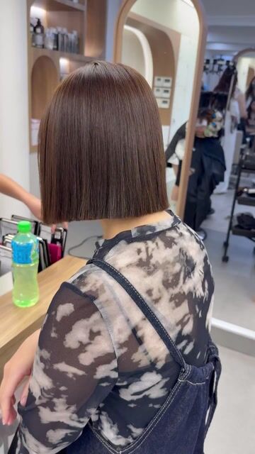 冷棕色齊短髮作品，設計師 Nancy小寧，台北松山區KOMM hair微風店