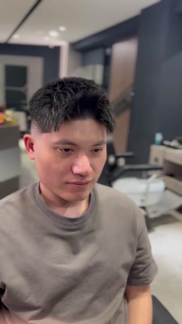 美式漸變前刺髮型作品，設計師 小美，台中中區buzz barbershop