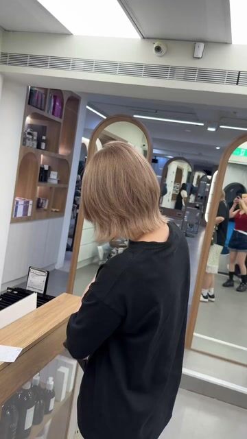 奶霜色&外翹層次作品，設計師 Nancy小寧，台北松山區KOMM hair微風店