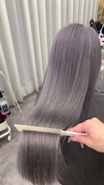 極光銀灰作品，設計師 Evan，台中西屯區沐MU Hair Salon