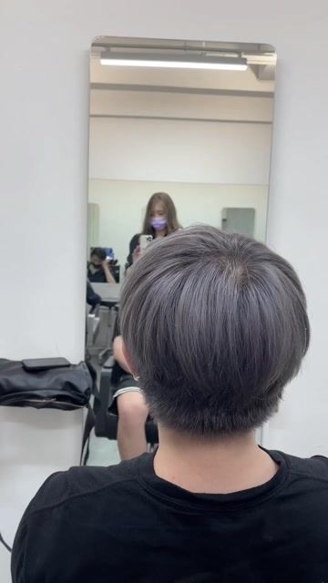 深灰色作品，設計師 ViTa（薇糖），台中西屯區Refine Hair