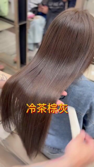 冷茶灰棕作品，設計師 阿偉，高雄鼓山區尤拿髮藝（青海館）