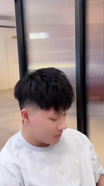 男士抓刺髮型作品，設計師 Vivi，台中北區Round2 一中店