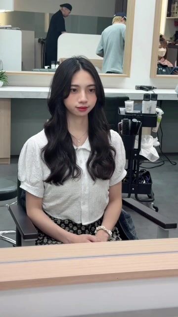 韓系波紋作品，設計師 Amber，台中西區OH! SALOON