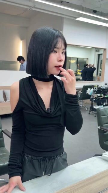縮毛矯正+一刀切作品，設計師 Amber，台中西區OH! SALOON