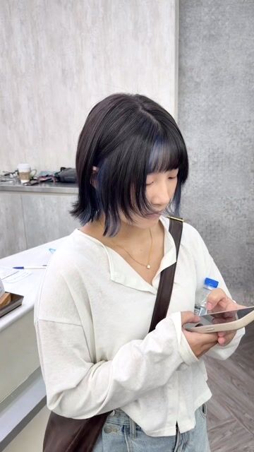 小貓短髮搭配內線染作品，設計師 Berry，台南東區Savo