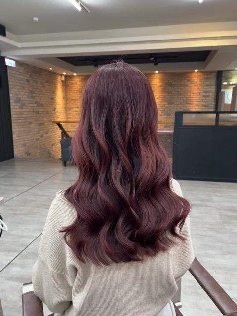 霧感莓果髮色作品，設計師 Elly，新竹竹北市O3O竹北店