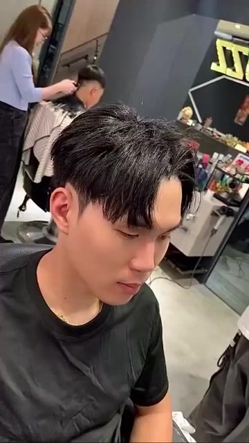 韓系削刀剪裁作品，設計師 小美，台中中區buzz barbershop