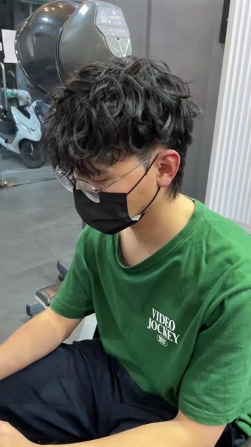萊斯利捲、男生燙髮、韓式燙髮作品，設計師 Riber💈瑞柏，台中西區Poison Hair
