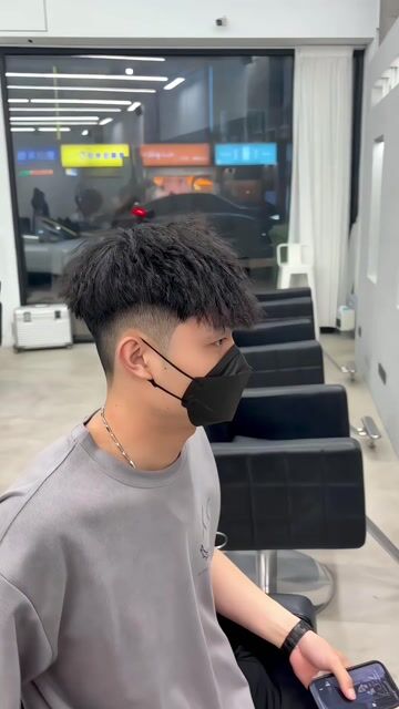 渣男燙作品，設計師 小白，高雄新興區凡雲髮妝造型