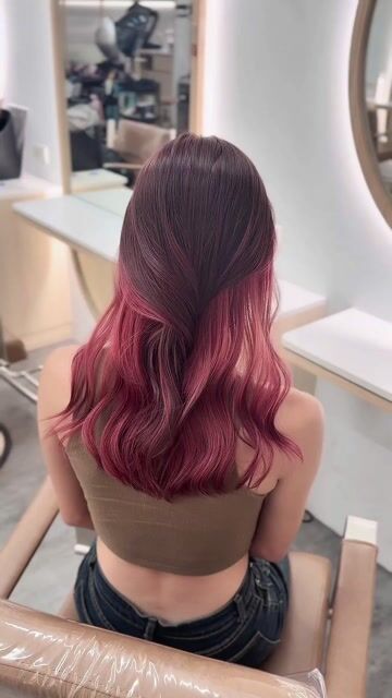 深紅棕 x 夢幻粉紅內餡染作品，設計師 小俞，台南中西區KOMM HAIR