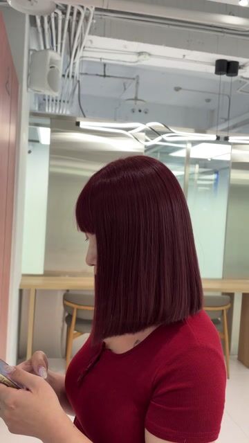 一刀切 紅棕色染髮作品，設計師 Connie，台中北區WE SHAiRE台中店