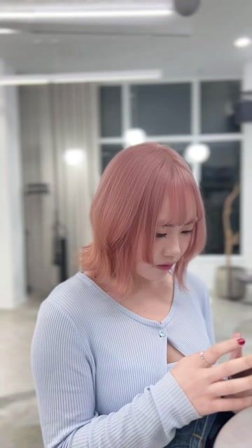淺粉色+小貓短髮作品，設計師 凜 りん，台中北區HELLO TRYIT 髮廊 |