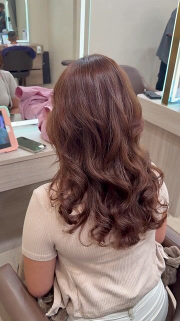 韓系浪漫中長捲髮作品，設計師 子寧設計師，新北板橋區Faith salon 費思沙龍