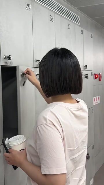 一刀切作品，設計師 Stella史黛拉，台中北區裏hair台中店