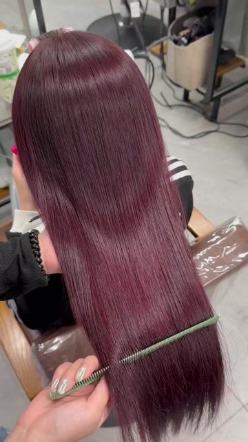 紫紅色作品，設計師 Zona，台北松山區KOMM HAIR